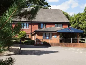 Travelodge Bracknell Central - Image 3