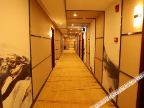 Silvery Waterfall Hotel - Image 5