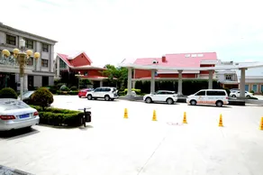 Gem Flower Longdong Hotel(Qingyang High speed Railway Station Dongfang Lijingmao Branch) - Image 1