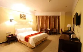 Bevebly Hotel - Image 3
