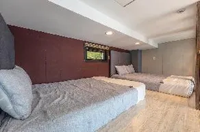 Yeosu Yellow Submarine Spa Onsu Pool Pension - Image 5