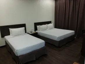 Hotel 22 Gurney - Image 5