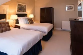 Cedars Guest House - Image 5