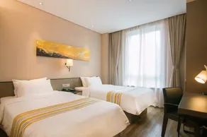 Homeinn Plus Beijing Chongwenmen subway station Tongren Hospital - Image 3