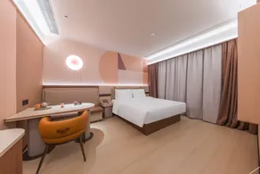Orange Hotel Qingdao North Railway Station - Image 3