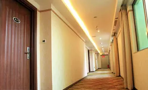 Central Hotel - Image 5