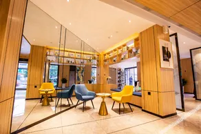 H hotel - Image 5