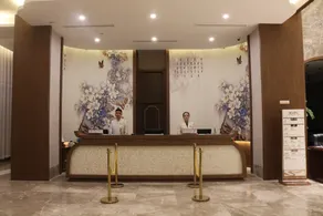 Inzone Garland Hotel - Image 4