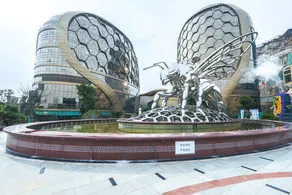 Beehive Hotel - Image 2