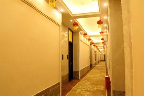 Yijing Hotel - Image 2