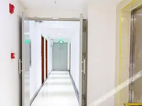 V8 Hotel - Image 2