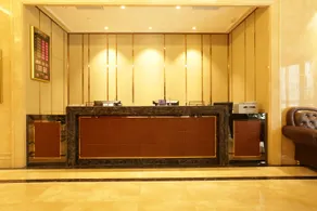Hampton Hotel - Image 2