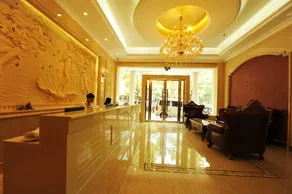 Golden Hotel - Image 4