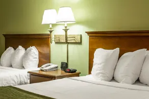 Quality Inn Huntersville Near Lake Norman - Image 5