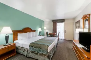 Baymont By Wyndham Sarasota - Image 4