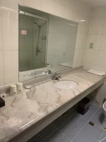 Lv Yuan Hotel - Image 4