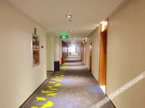 Ginkgo Hotel - Image 5