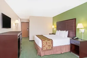 Econo Lodge Jesup - Image 5