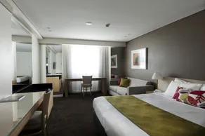 Coogee Sands Hotel and Apartments - Image 5