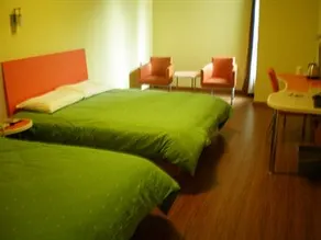 Homeinns AiFeel Hotel (Shanghai Ninth People’s Hospital Lujiabang Road Metro Station) - Image 4