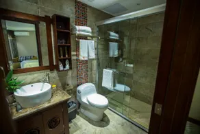 24° North Latitude Theme Hotel - Image 4