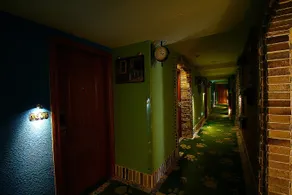 Mahoo's Holiday Inn - Image 4