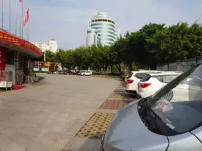 LUX CABINS Hotel (Meizhou Xingning Station Xingyi Plaza Store) - Image 2