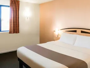 Travelodge Wellingborough - Image 4