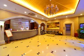 Bowen Holiday Hotel - Image 1