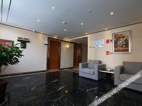 Holiday Inn One - Image 4