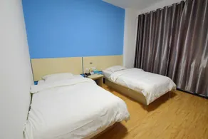 Xingyi Anyi Express Hotel - Image 4