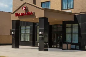 Ramada Long Island City - Image 2