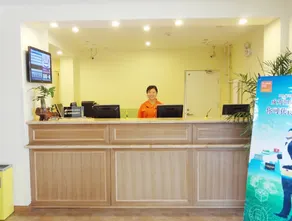 Hanting Express Tai'an Dongyue Street Fantawild Adventure Branch - Image 3