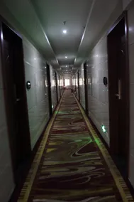 Sunshine Fashion Hotel - Image 2