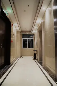 Boston Hotel - Image 5