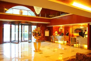 Shanghai Renji Hotel - Image 5