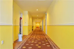 Homeinn Pebble Hotel (Danyang Zhongshan Road Glasses City) - Image 2