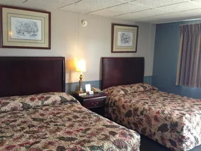 Cadet Motor Inn - Image 5