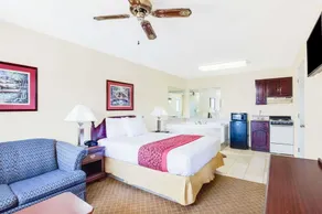 Clarion Pointe Athens - Image 3