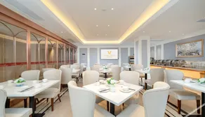 Vienna Hotel Wuzhou Tengxian Central City - Image 3