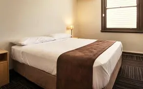 Australian Hotel Motel - Image 5