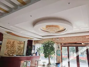 Qujing Boxuan Garden Theme Hotel - Image 4
