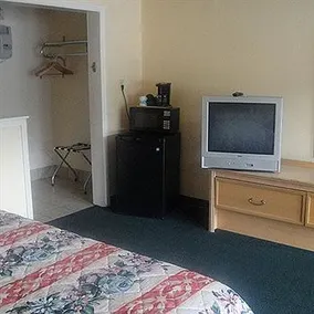 Budget Inn Conway - Image 3