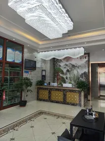 Hualong Glamour Hotel - Image 3