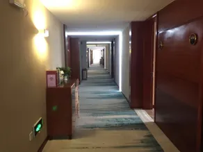 Comfort Hotel - Image 2