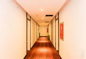 Cypress Hotel (Fengxian Bus Station) - Image 4