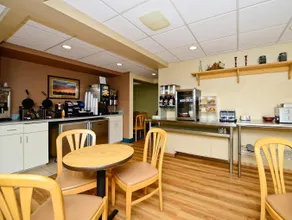 Americas Best Value Inn & Suites St. Cloud - Image 3