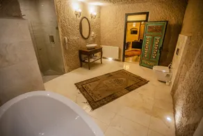 Lavender Cave Hotel - Image 5