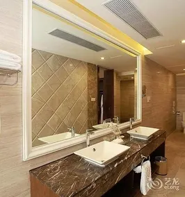 Paragon Holiday Hotel - Image 3