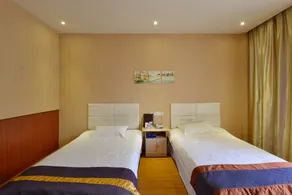 Yijia Business Hotel - Image 4